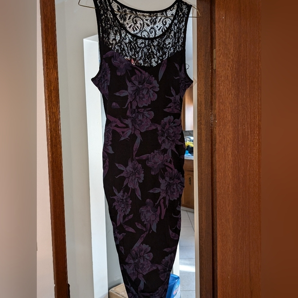 2 maternity dresses - Picture 2 of 6